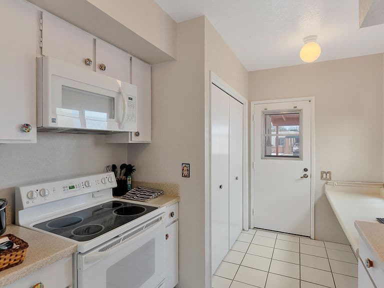 338 N Calle Del Chancero photo 5