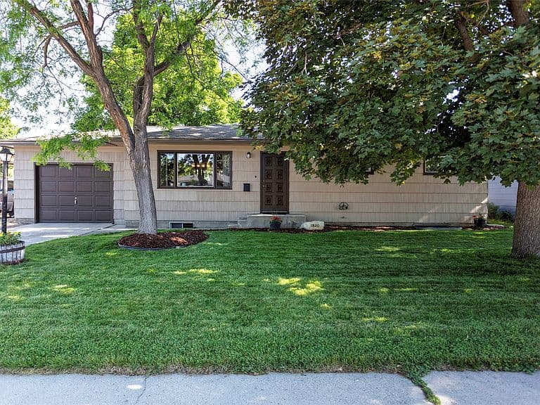 1820 Dixon Ave photo 1