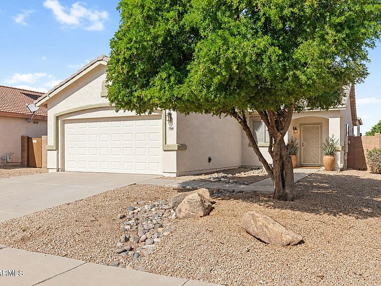 17040 W ABERDEEN Drive photo 2