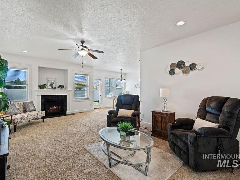 9466 S Kelsan Ave photo 3