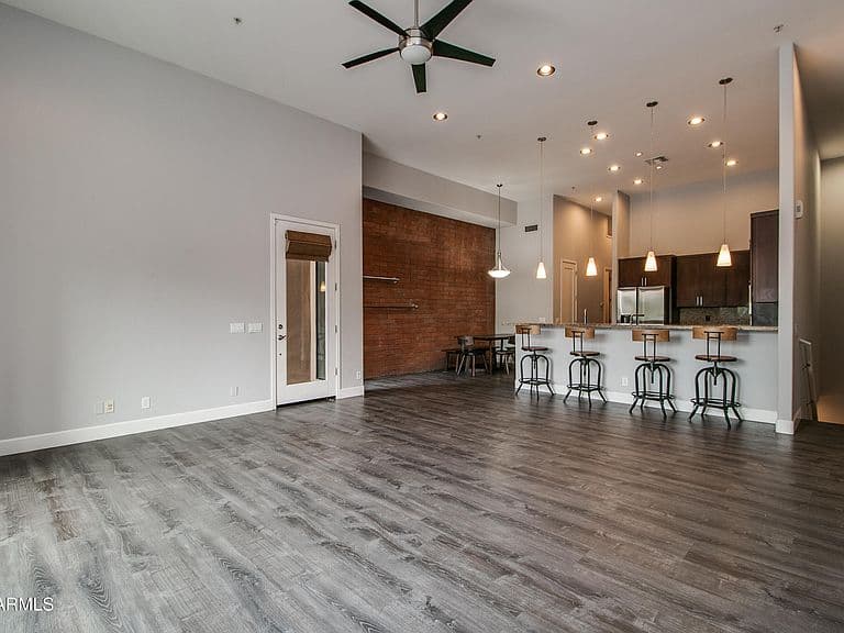 920 E Mitchell Dr Unit 103 photo 5