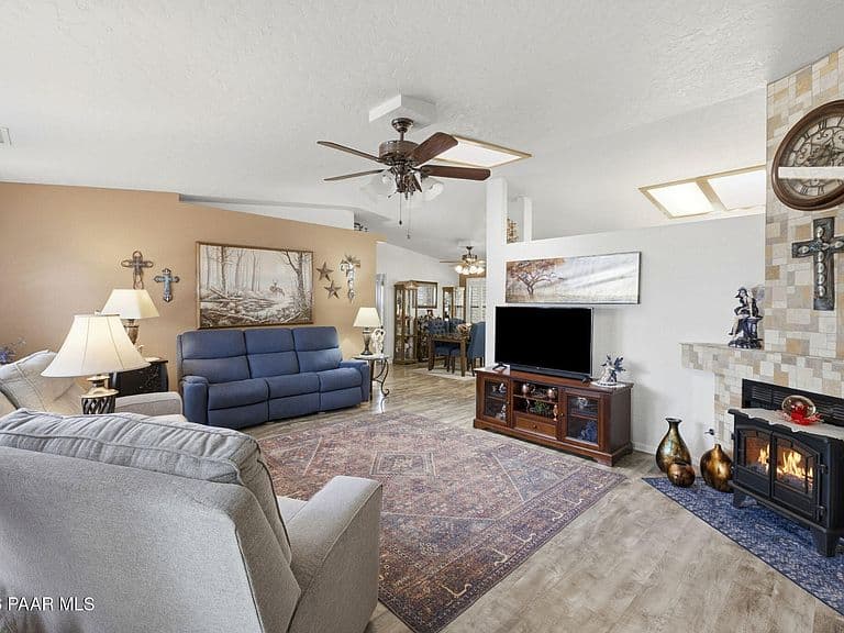 1486 Marvin Gardens Ln photo 3