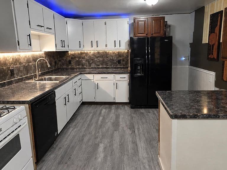 2433 Plateau Ln photo 2