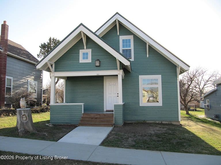 441 1st Ave NW photo 1