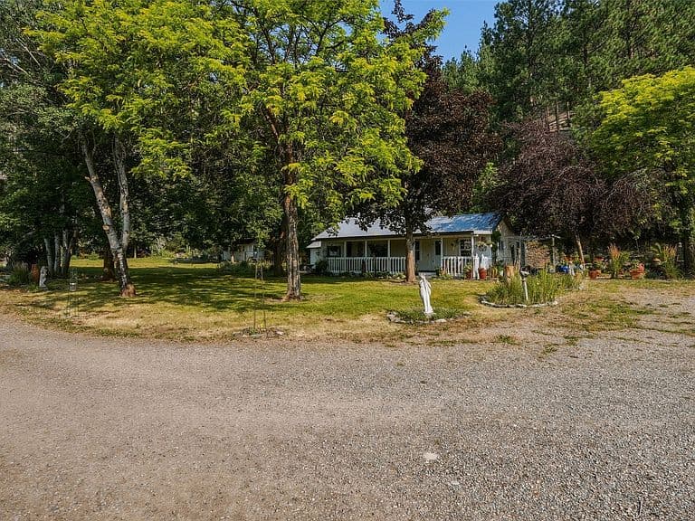1550 Tremper Dr photo 5