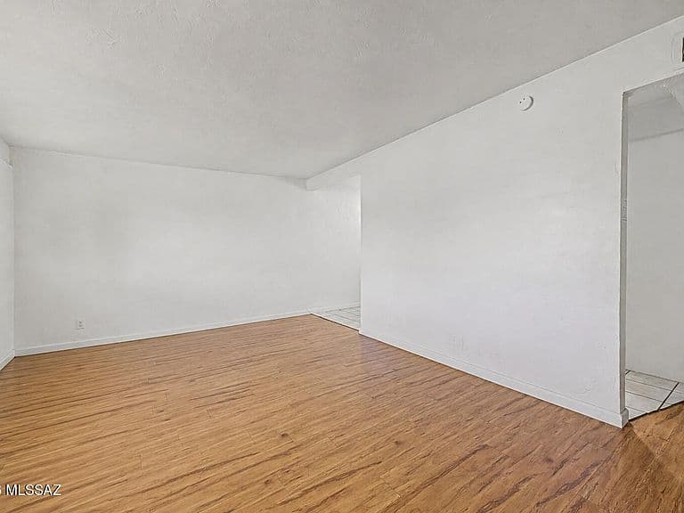 3998 S Evergreen Ave photo 5