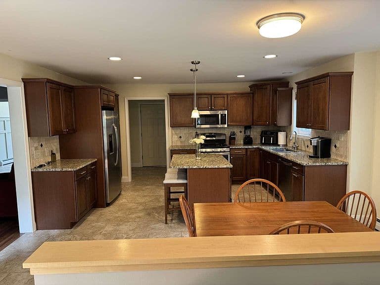 6 Laurel Drive photo 3
