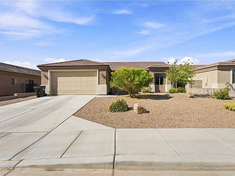 3289 Amanda Avenue photo 2