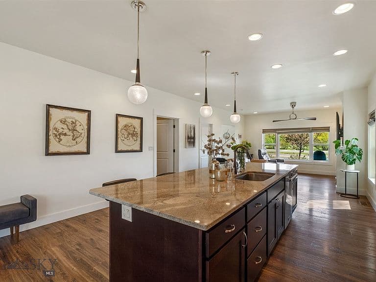 3575 W Babcock St photo 5