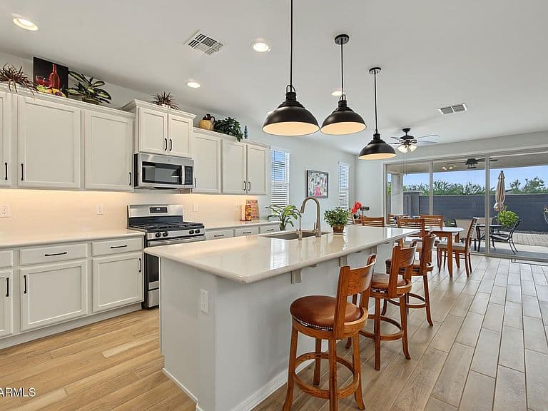 18035 W MUIRWOOD Drive photo 1