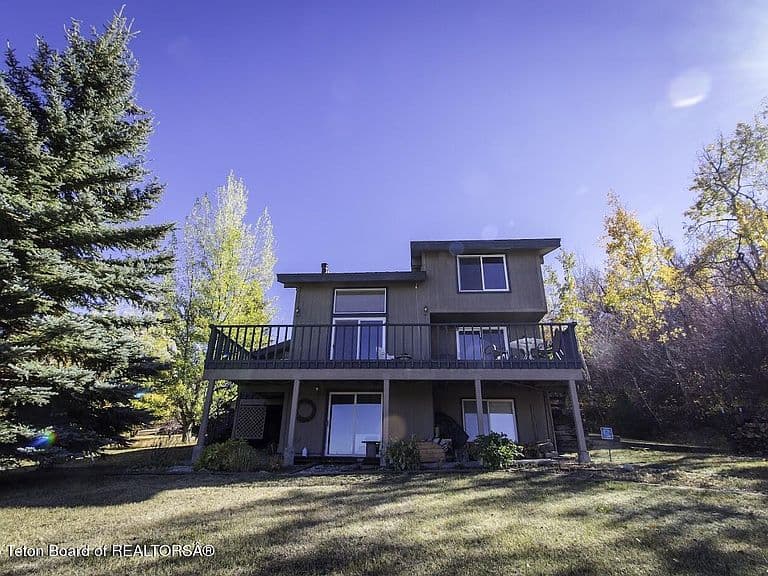 1534 Aspen Way photo 3