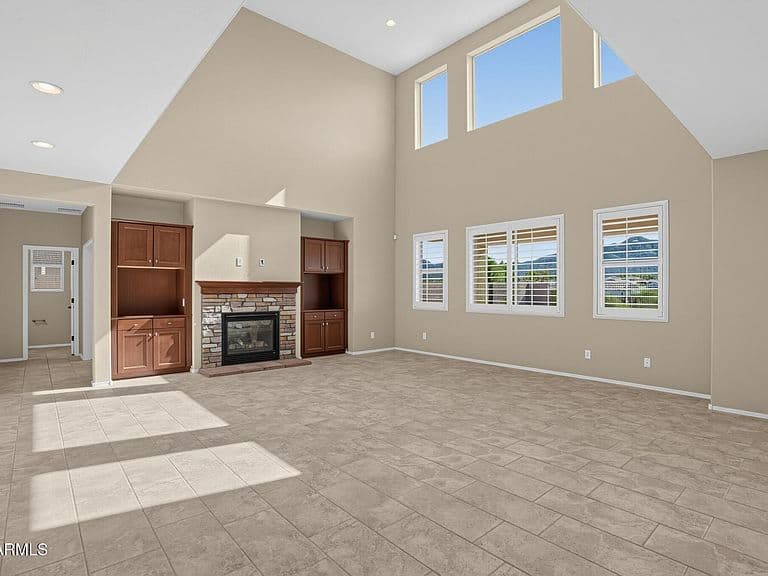 43813 N ERICSON Lane photo 5