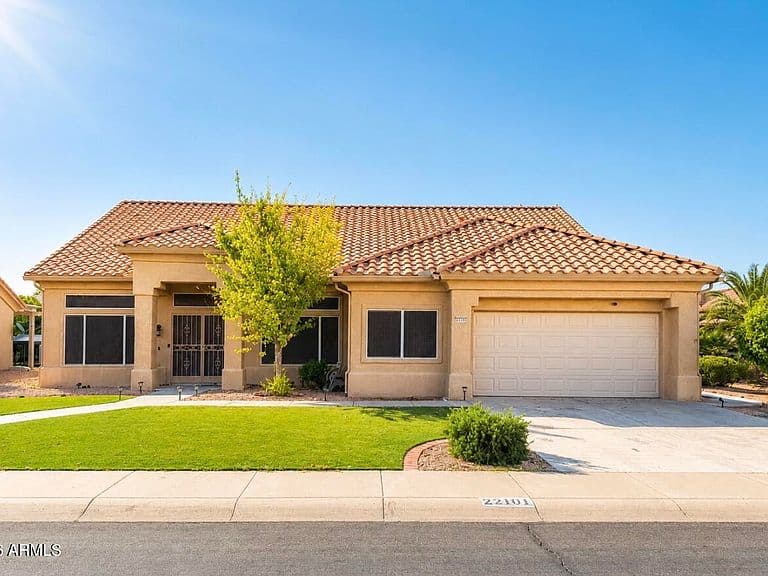 22101 N VETERANS Drive photo 1