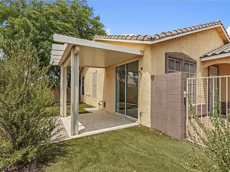 5026 Droubay Dr photo 5