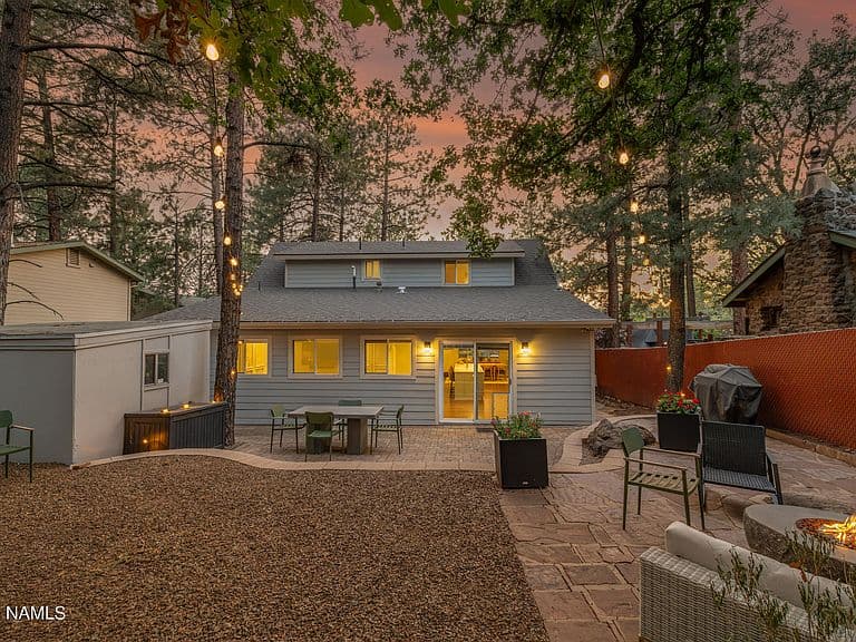 1410 N Rim Dr photo 2