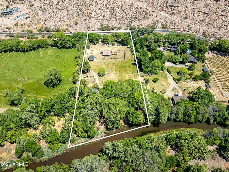1420 N PAGE SPRINGS Road photo 3