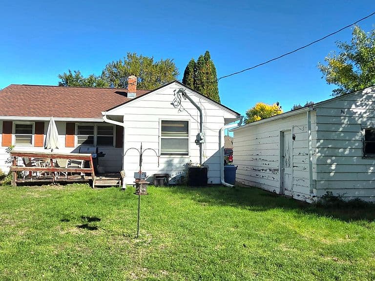 1323 12th Ave N photo 5