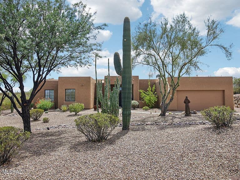 7648 N Quail Ridge Dr photo 1