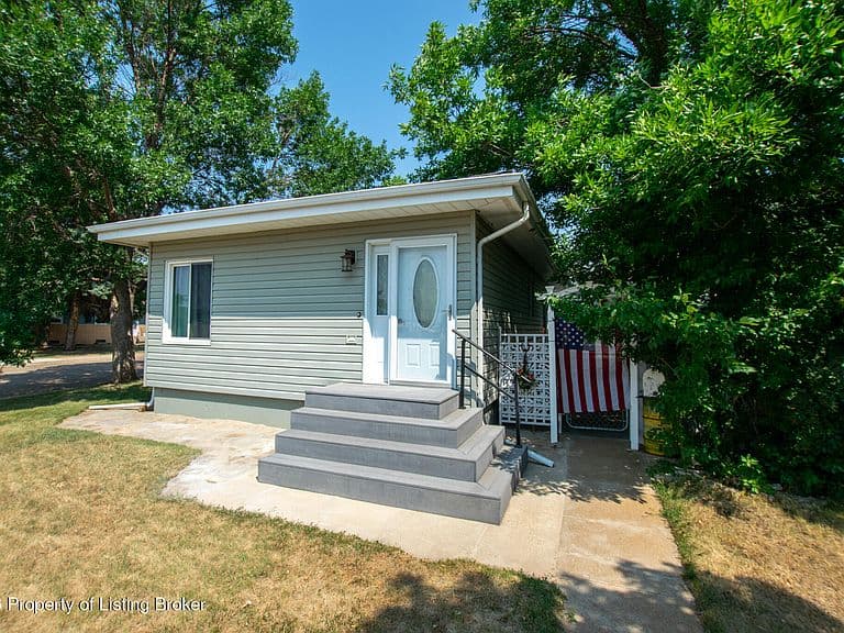 1468 1st St W photo 1