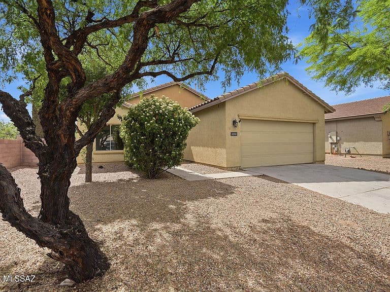 2090 W Cave Cotton Loop photo 1
