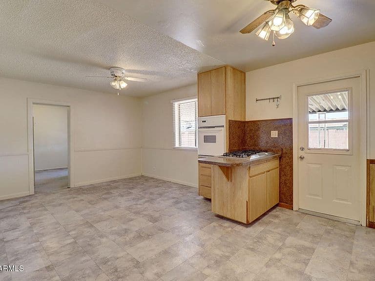 1306 W Elna Rae Street photo 5