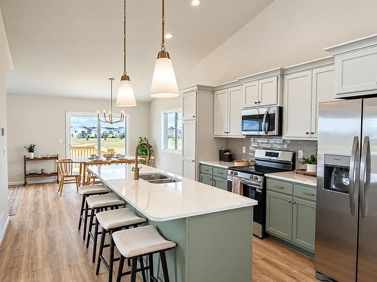 315 Lionheart Dr photo 2