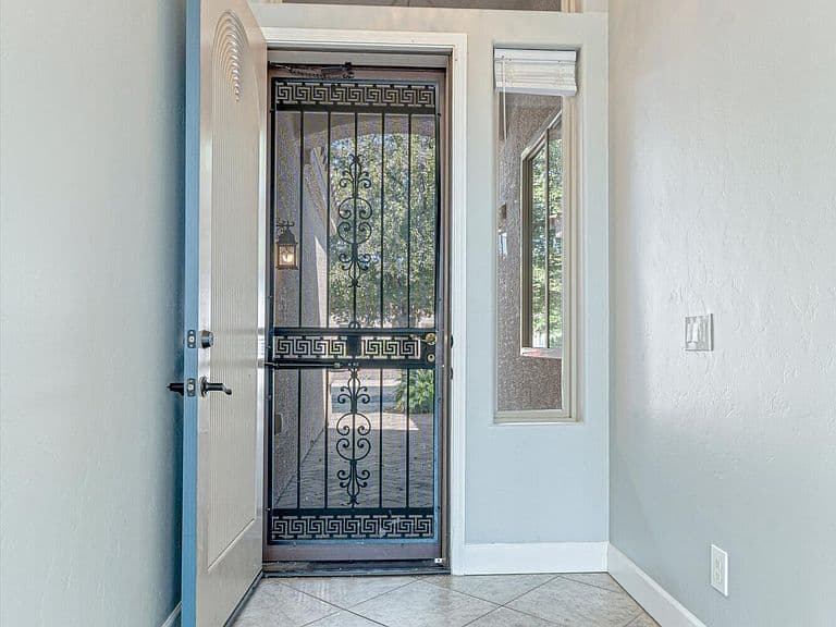 327 W Klinger Canyon Dr photo 4