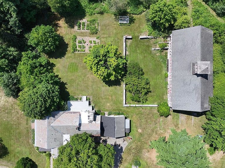 45 Thatcher Hill Road photo 3