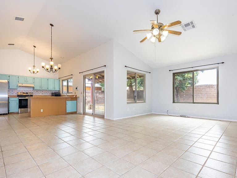 3324 VILLAGE Drive photo 4