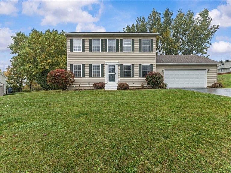 93 Hunting Ridge Lane photo 1