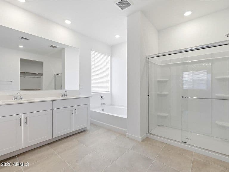 24440 W CHAMBERS Street photo 1