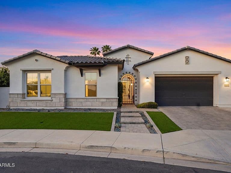 2080 E AQUARIUS Place photo 1