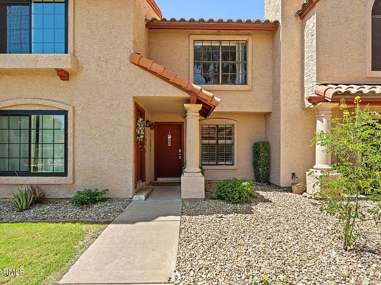 4901 E KELTON Lane #1003 photo 1