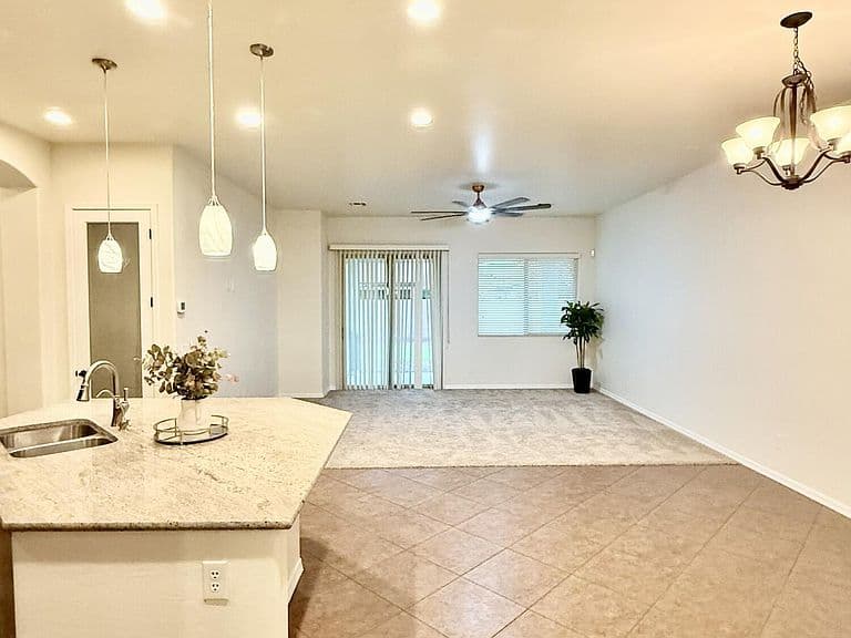 2564 E ORLEANS Drive photo 4