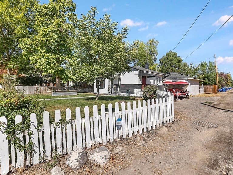 767 Shoup Ave photo 5