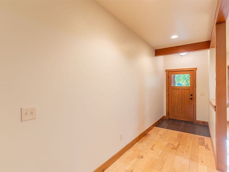 232 Bridgewood Ct photo 4