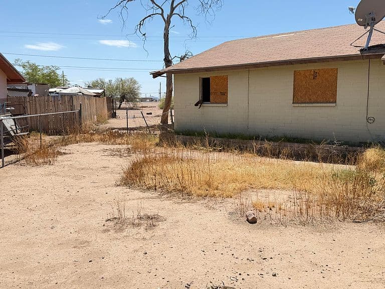 1391 W ROSE Place photo 2