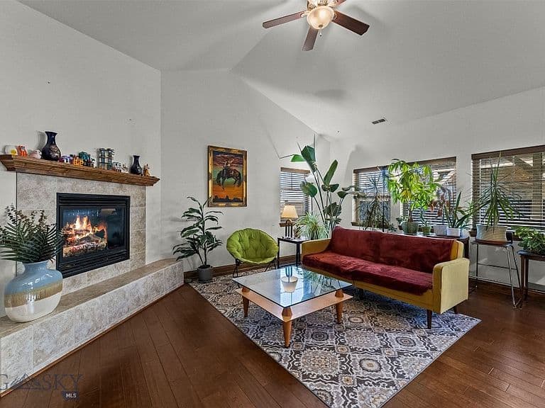 973 Advance Dr photo 3
