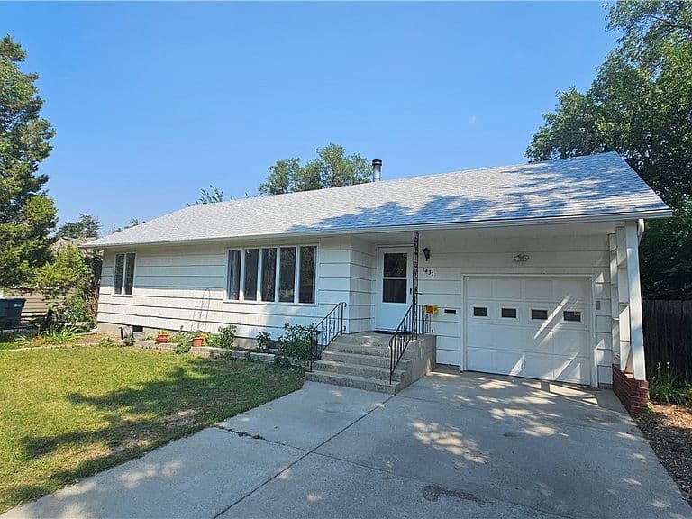 1431 Avenue D photo 1
