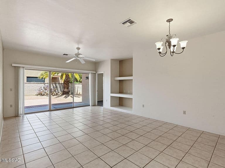 996 W Via De La Fonda photo 5