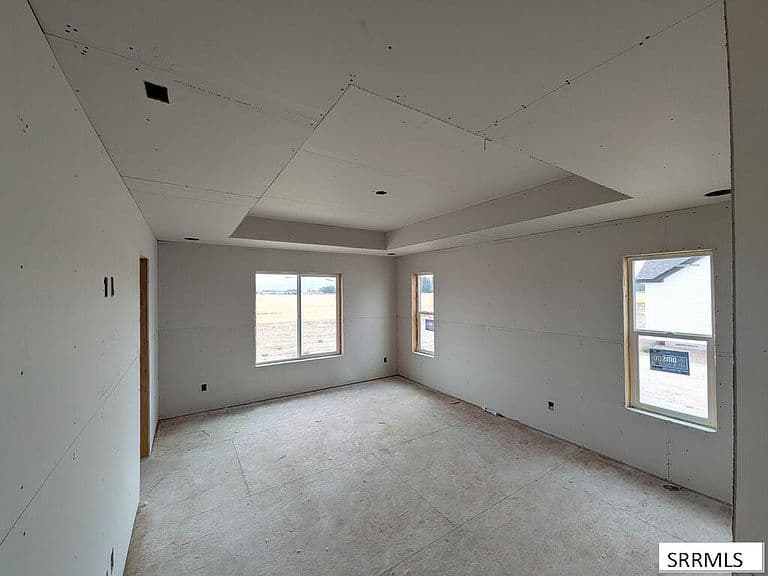 671 Glacier Ave photo 4