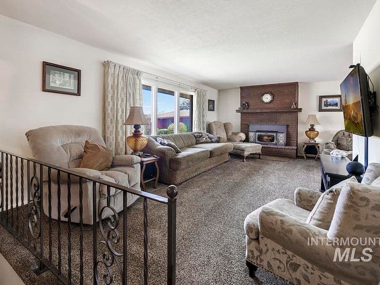 2148 Alta Vista Cir photo 5