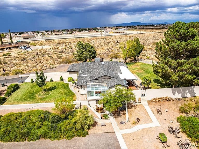 3232 Hualapai Mountain Rd photo 3