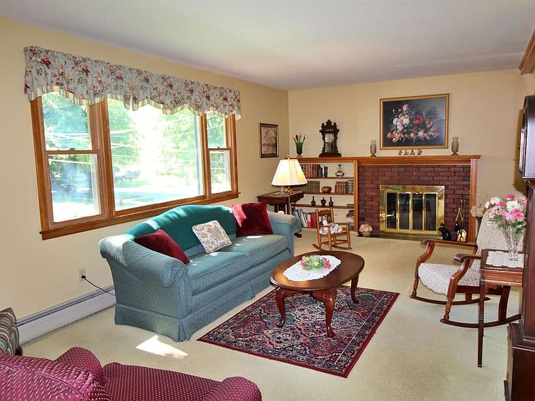 30 Roseade Parkway photo 4