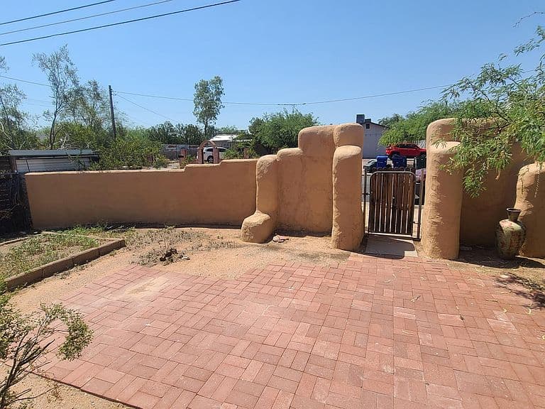 319 E Jacinto St photo 5