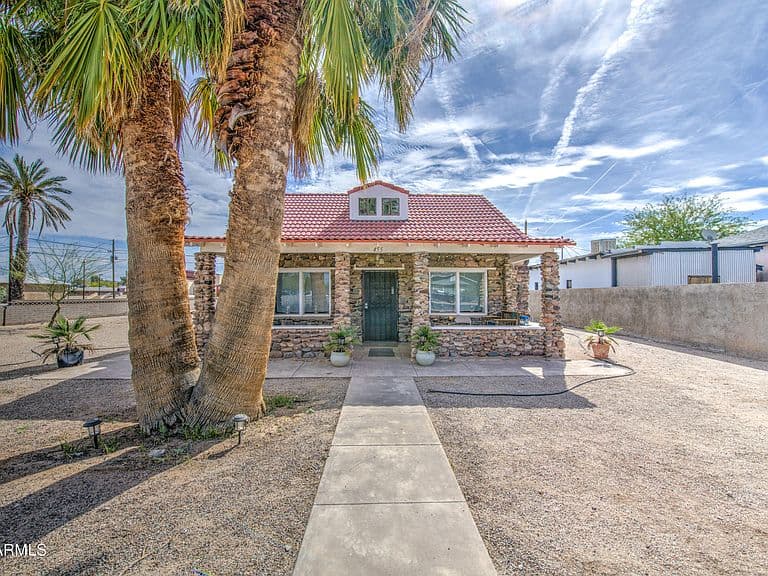455 S Elizabeth Street photo 1