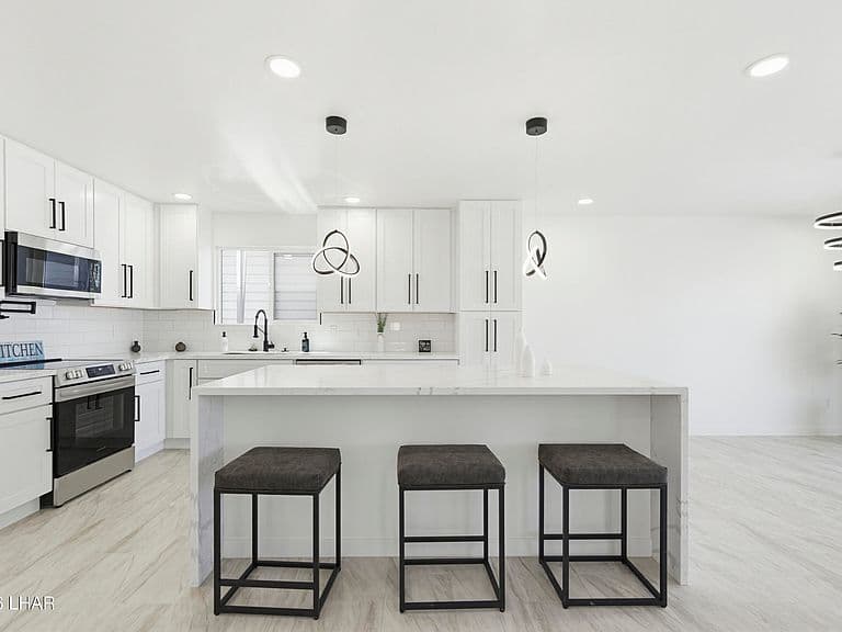 213 Jade Ln photo 5