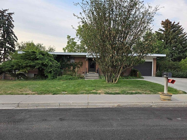 1800 Monte Vista Dr photo 2