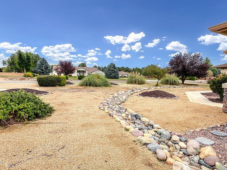 947 Tiffany Way photo 4