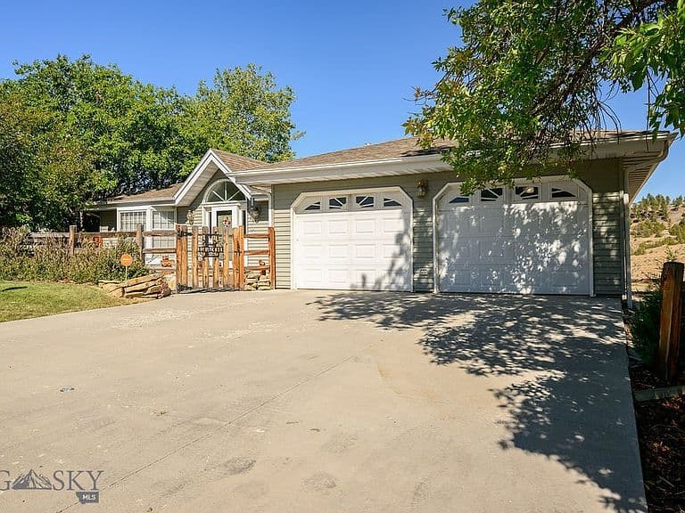 2911 Tartan Rd photo 1